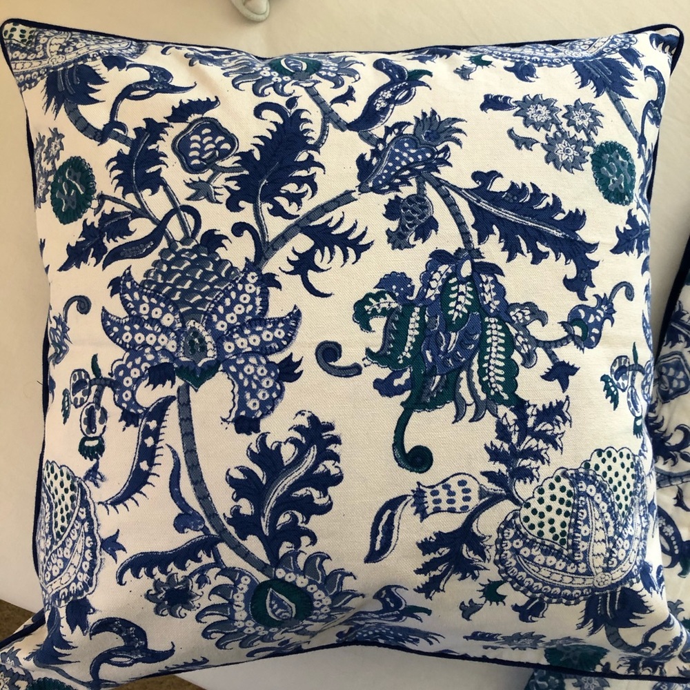 Roller rabbit pillow case